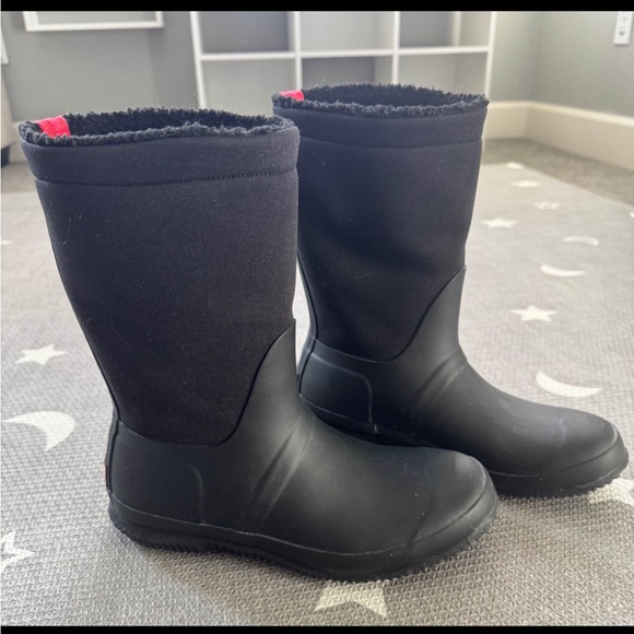 Hunter’s Black Waterproof Winter Boots - Picture 1 of 5